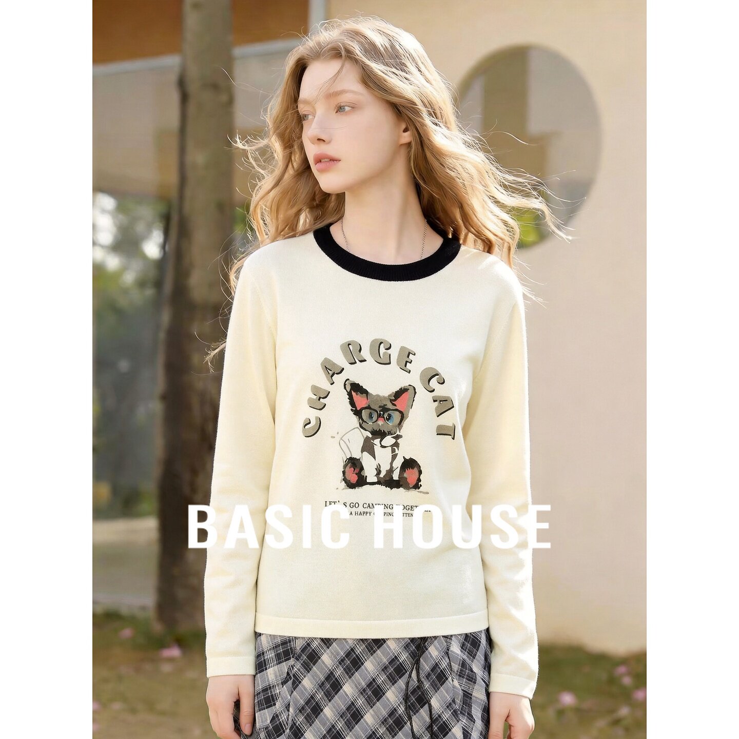 Basic House/百家好撞色圆领猫咪印花羊毛针织衫女米白色百搭上衣