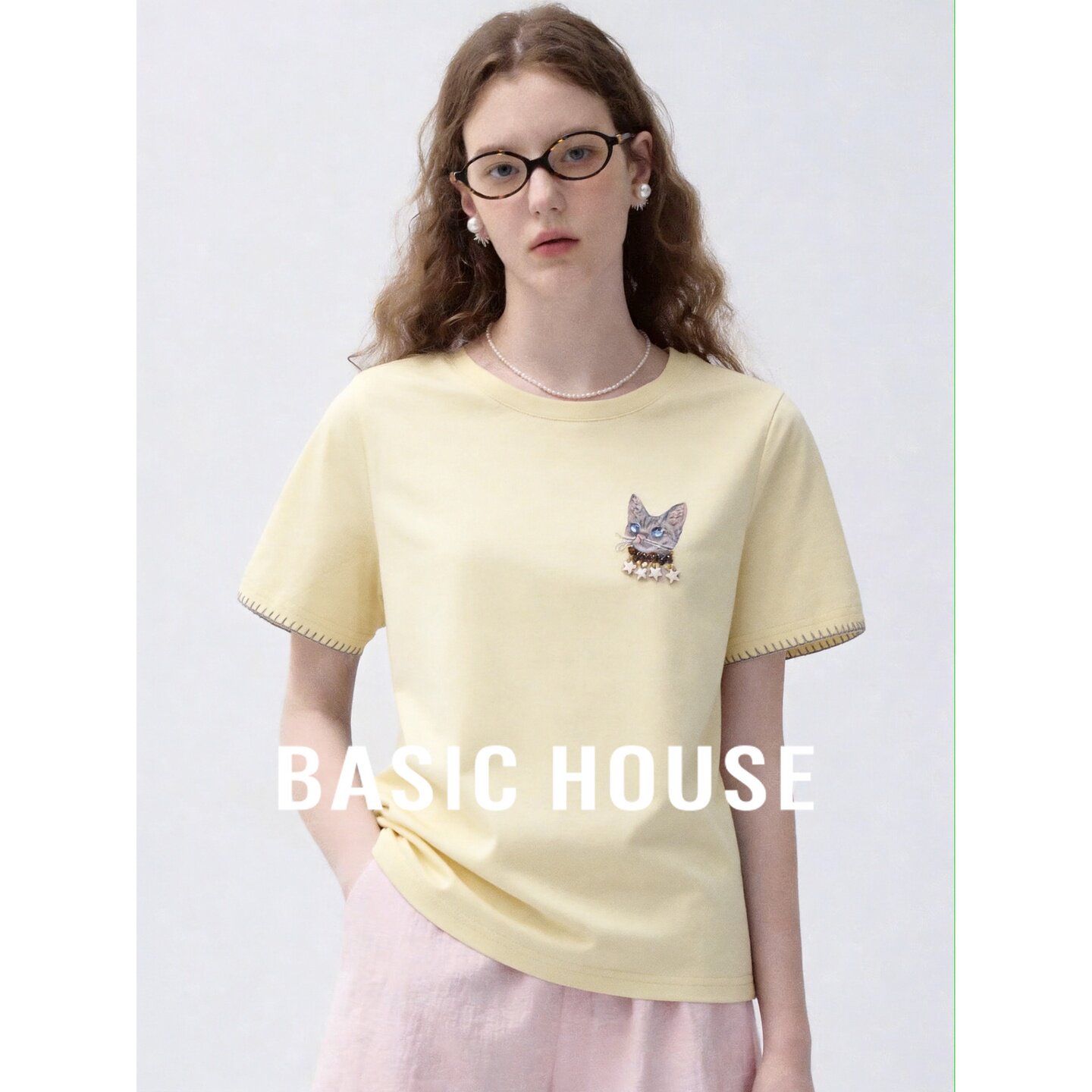 Basic House/百家好可爱风卡通猫咪刺绣T恤女短袖圆领减龄上衣