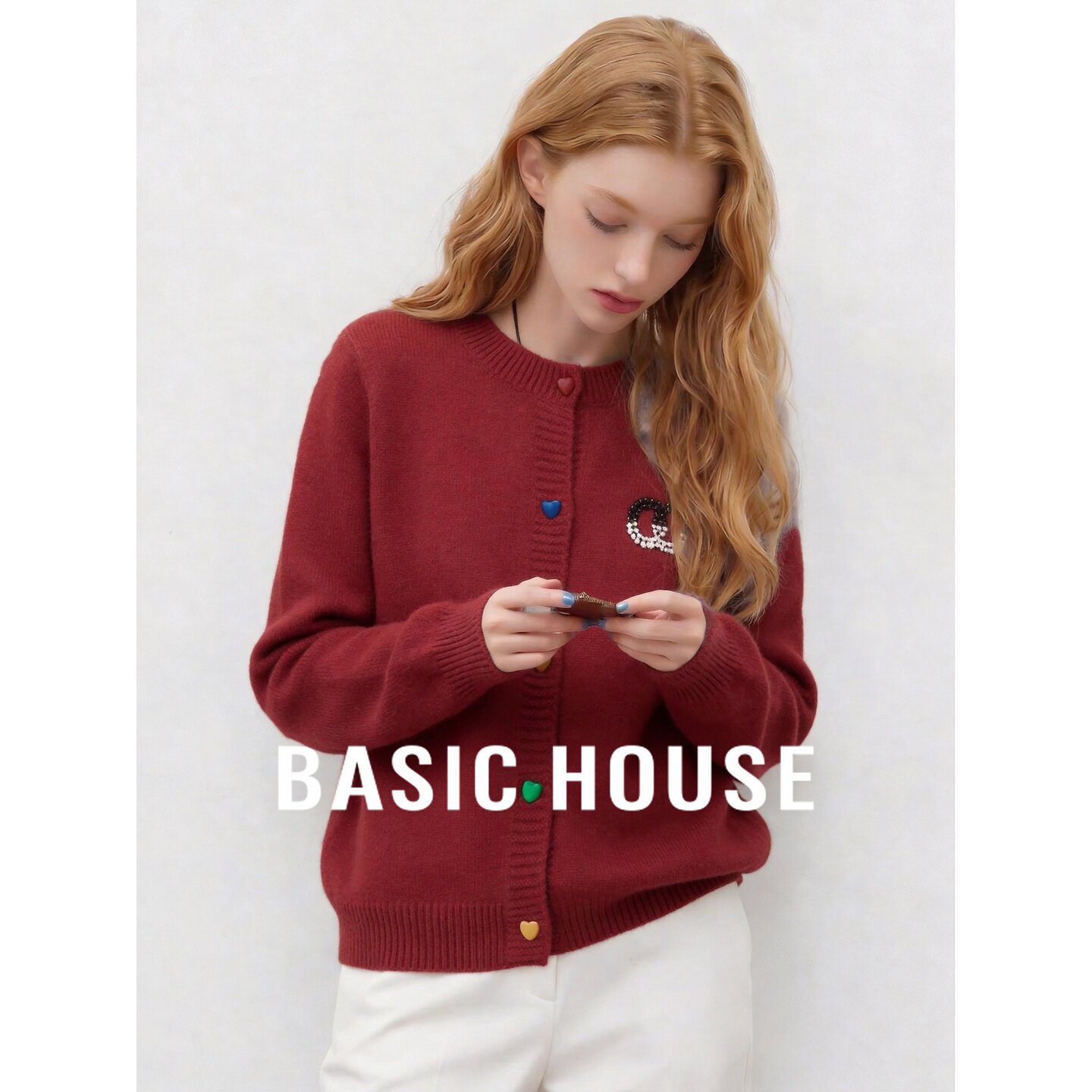 Basic House/百家好复古红色圆领宽松撞色单排扣长袖针织开衫女