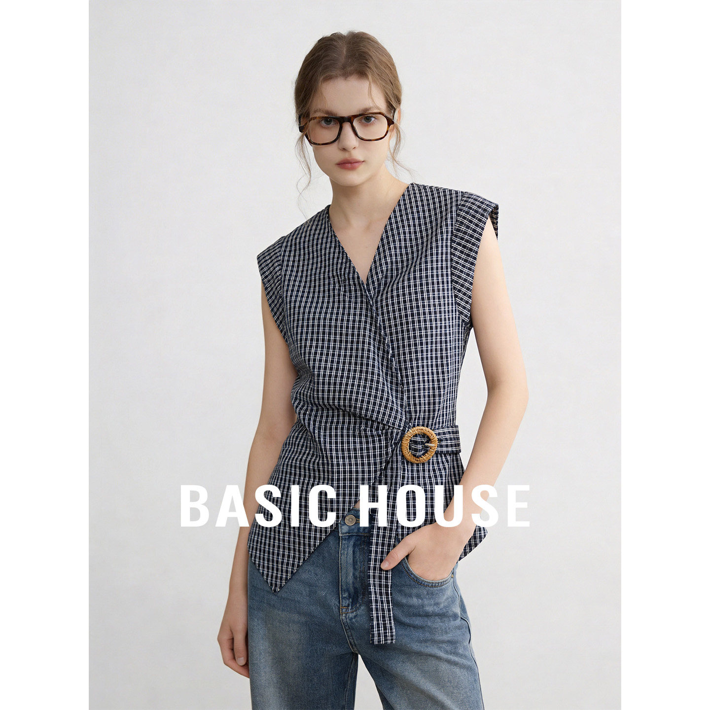 Basic House/百家好春夏新款气质撞色格子V领衬衫女无袖收腰上衣