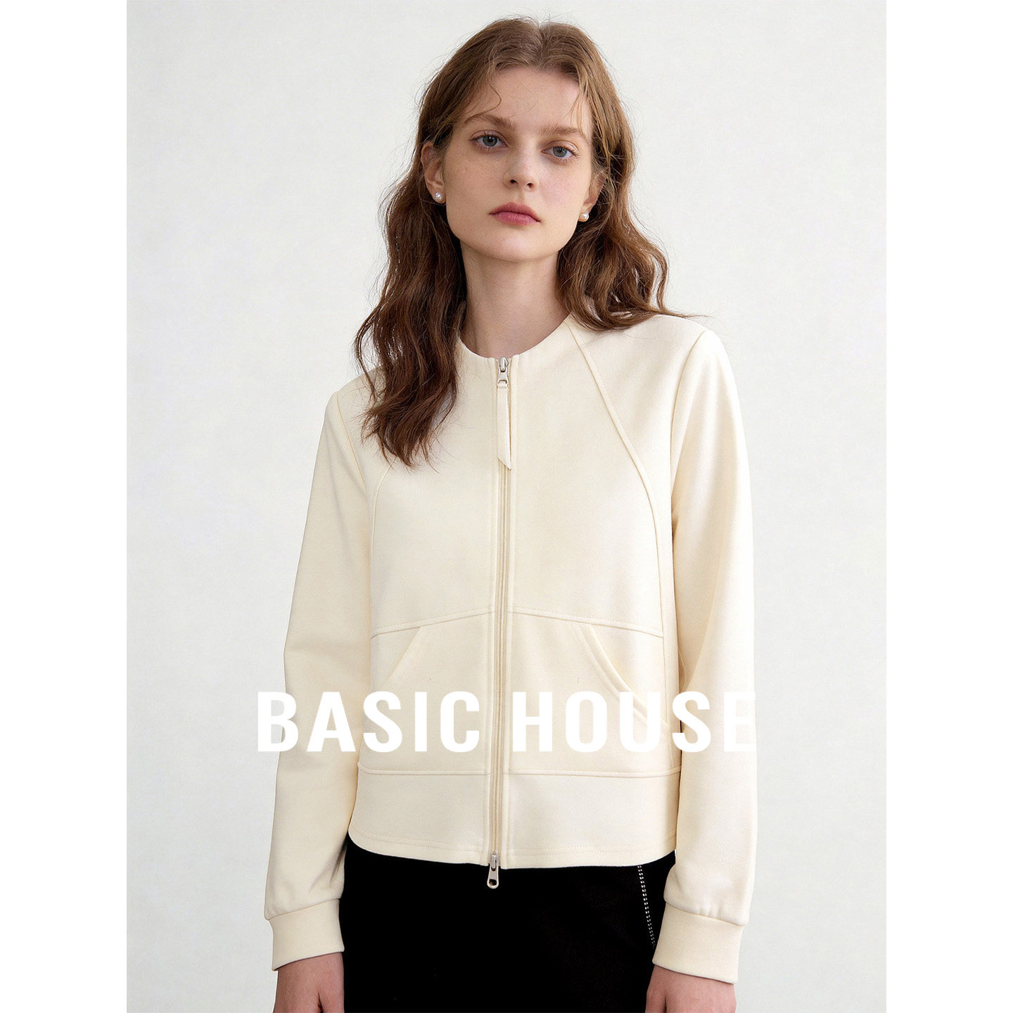 Basic House/百家好纯色立领长袖运动风短款外套女秋简约百搭卫衣