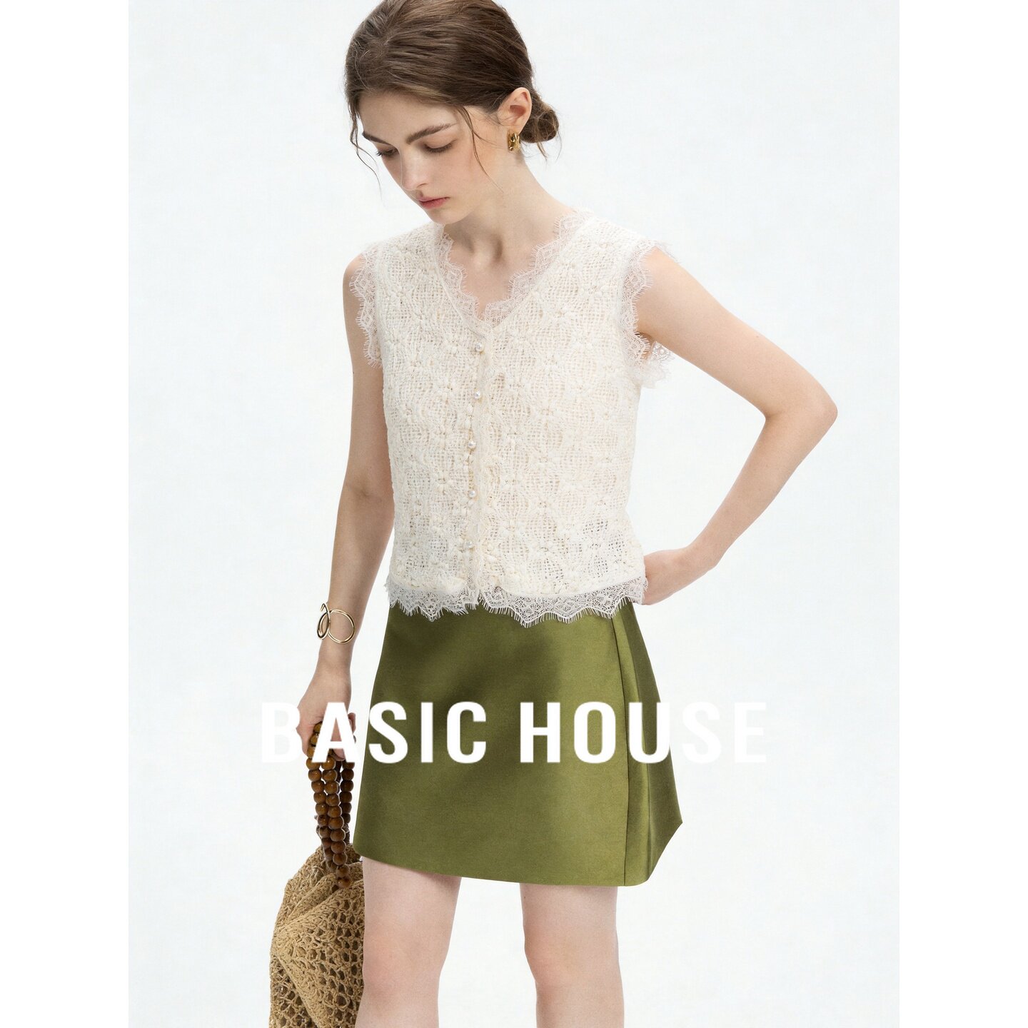 Basic House/百家好2026新款法式蕾丝V领无袖衬衫女纽扣装饰上衣