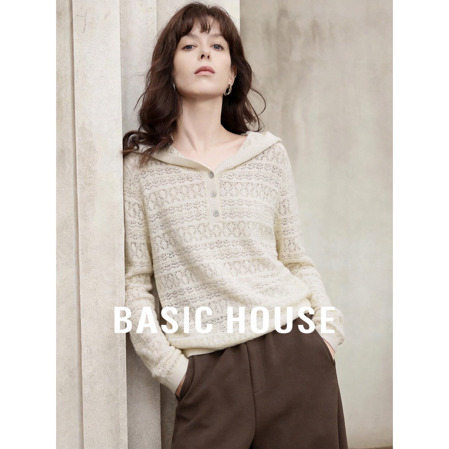 Basic House/百家好2026秋季杏色连帽镂空宽松套头长袖休闲针织衫