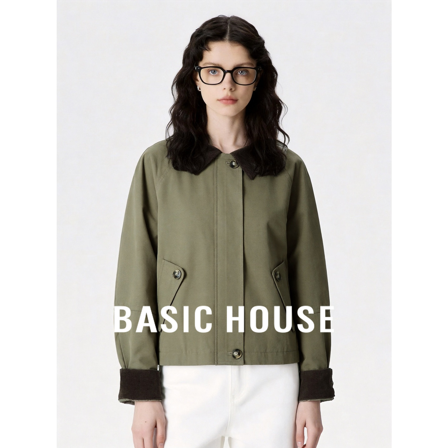 Basic House/百家好工装风翻领短外套女秋季军绿色宽松夹克外套