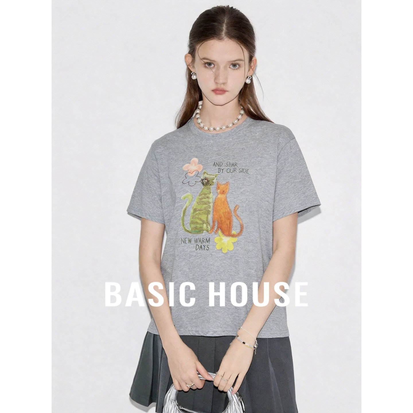 Basic House/百家好卡通猫咪印花短袖T恤女灰色宽松显瘦百搭上衣