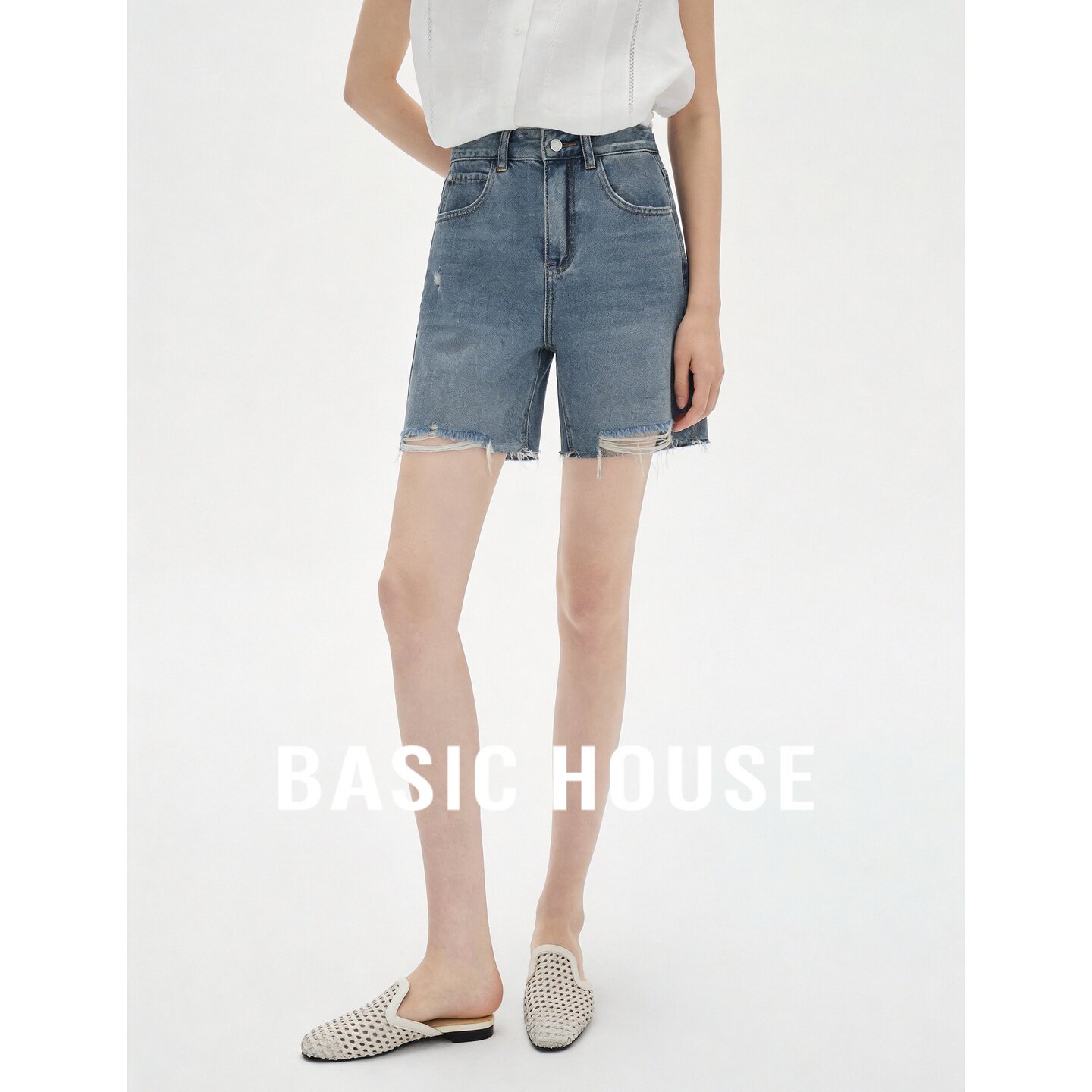 Basic House/百家好蓝色高腰牛仔短裤女宽松舒适毛边直筒五分裤夏