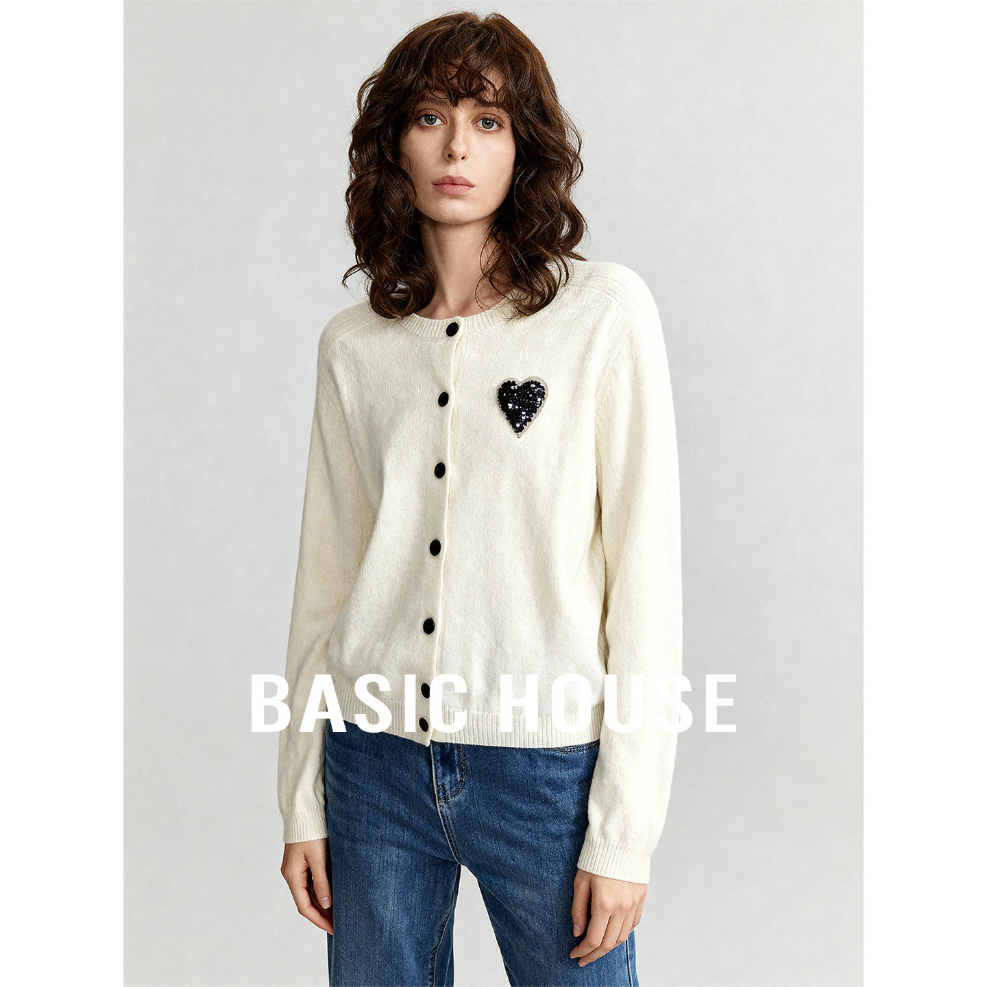 Basic House/百家好白色圆领亮片设计毛衣开衫女冬巨好看保暖上衣