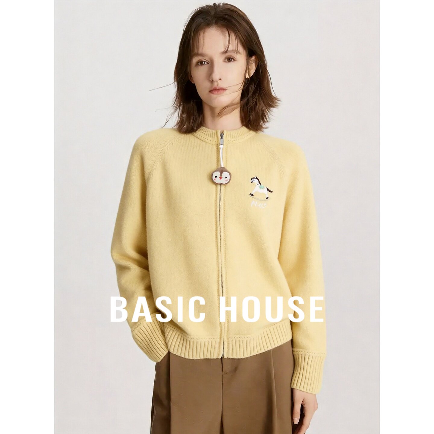 Basic House/百家好减龄黄色拉链针织开衫女小马刺绣毛衣开衫秋季