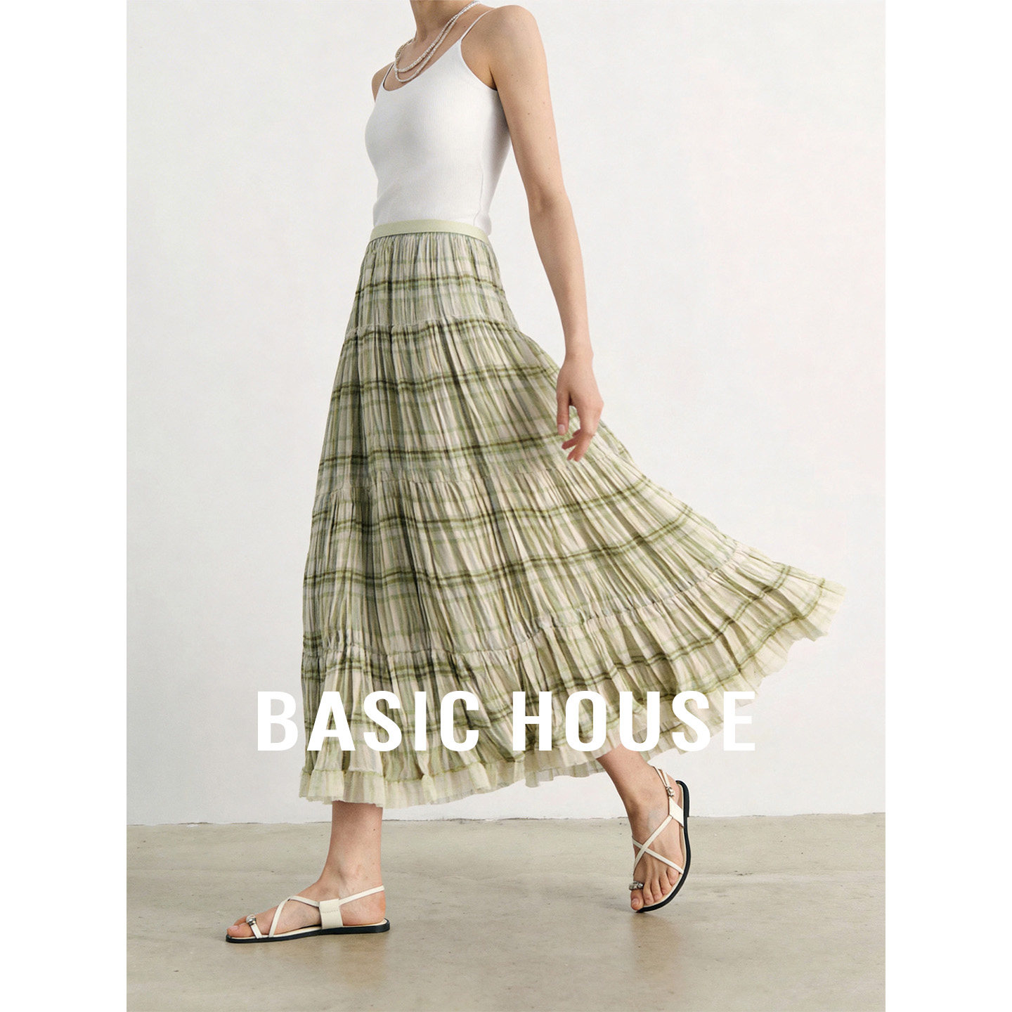 Basic House/百家好绿色蛋糕裙女夏季新款松紧腰褶皱中长款半身裙