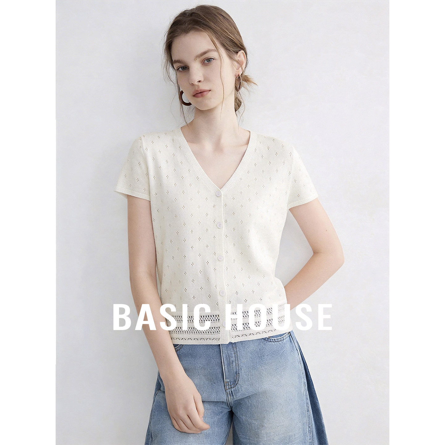 Basic House/百家好V领镂空短袖针织衫女莱赛尔宽松套头短款上衣