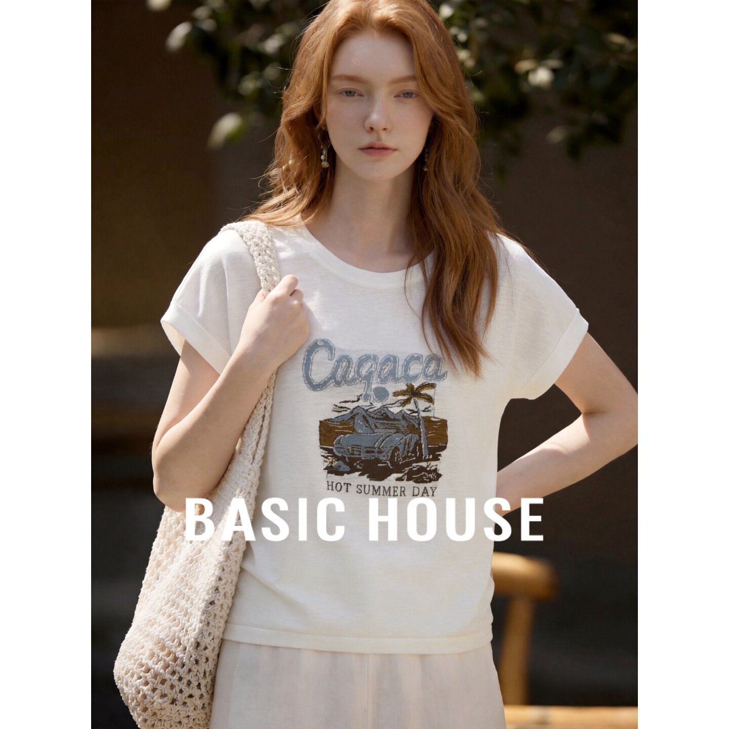 Basic House/百家好休闲风卡通印花短袖针织衫女薄款透气白色上衣