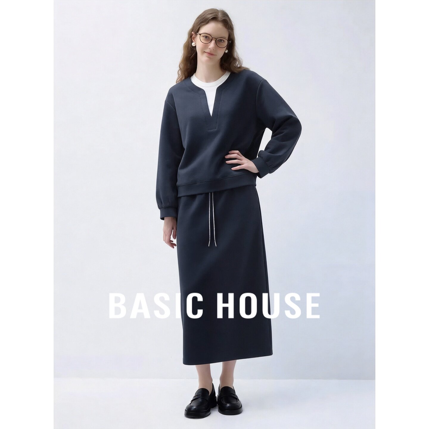 Basic House/百家好2026秋季藏蓝撞色卫衣半身长裙休闲新款两件套
