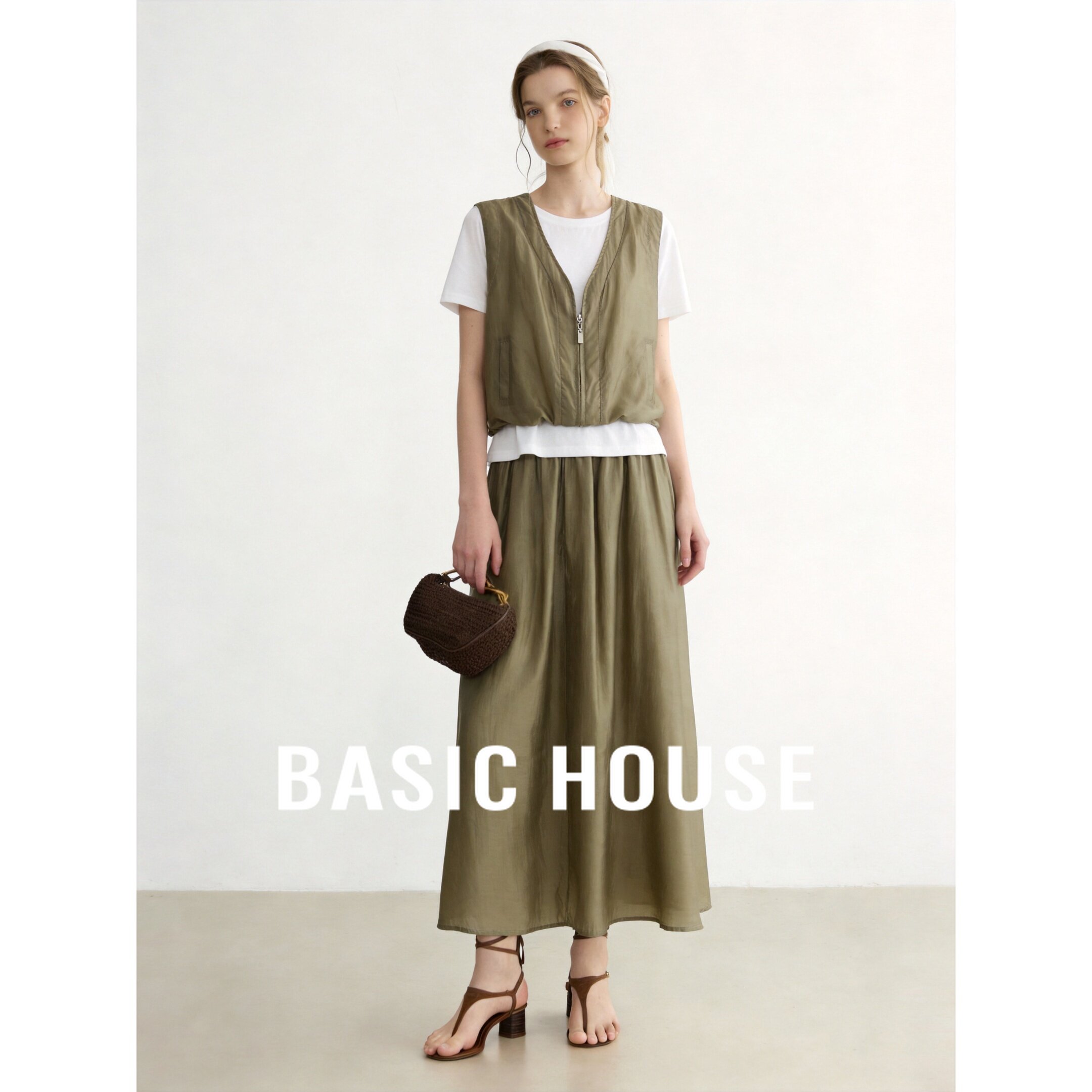 Basic House/百家好极简风卡其假两件套装女韩系T恤半身裙两件套