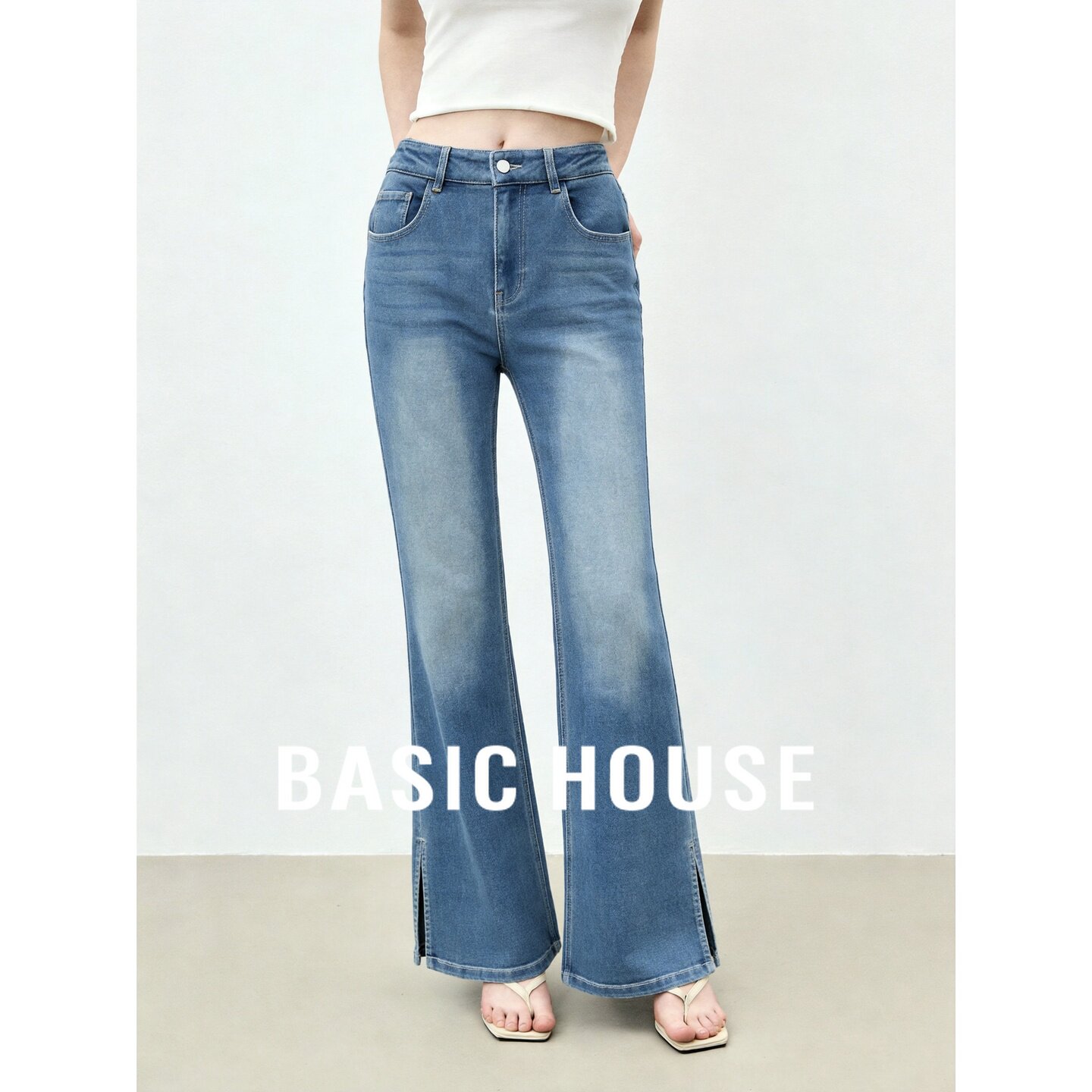 Basic House/百家好高腰微喇叭牛仔裤女蓝色显瘦修身开叉长裤百搭