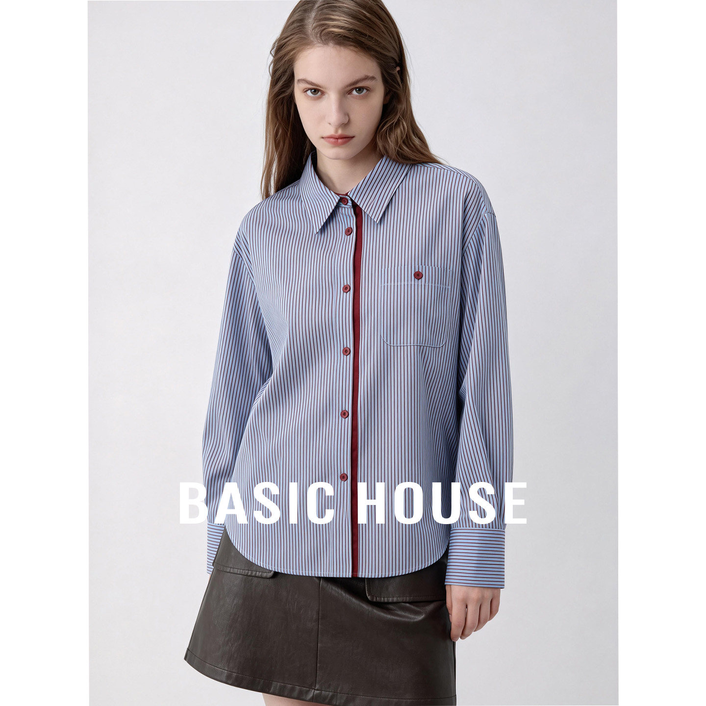 Basic House/百家好蓝色竖条纹长袖衬衫女秋季撞色纽扣吸睛衬衣