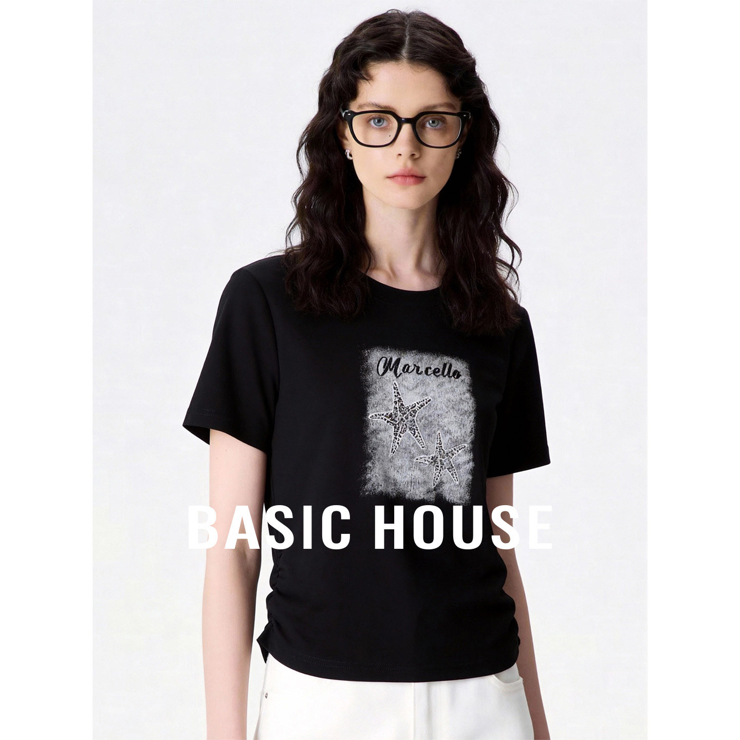 Basic House/百家好圆领印花短袖T恤女26夏季设计感收腰抽褶上衣