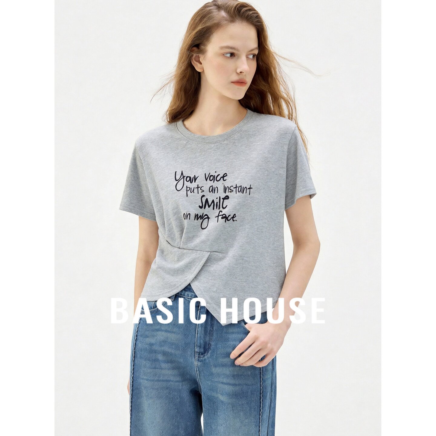 Basic House/百家好字母印花短袖T恤女灰色圆领宽松显瘦百搭上衣