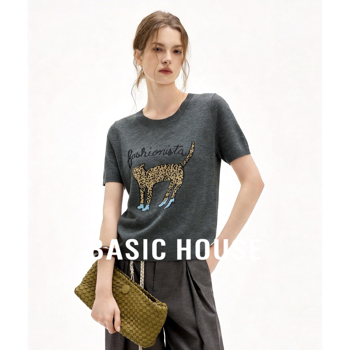 Basic House/百家好设计感豹纹印花圆领短袖针织衫女百搭显瘦上衣