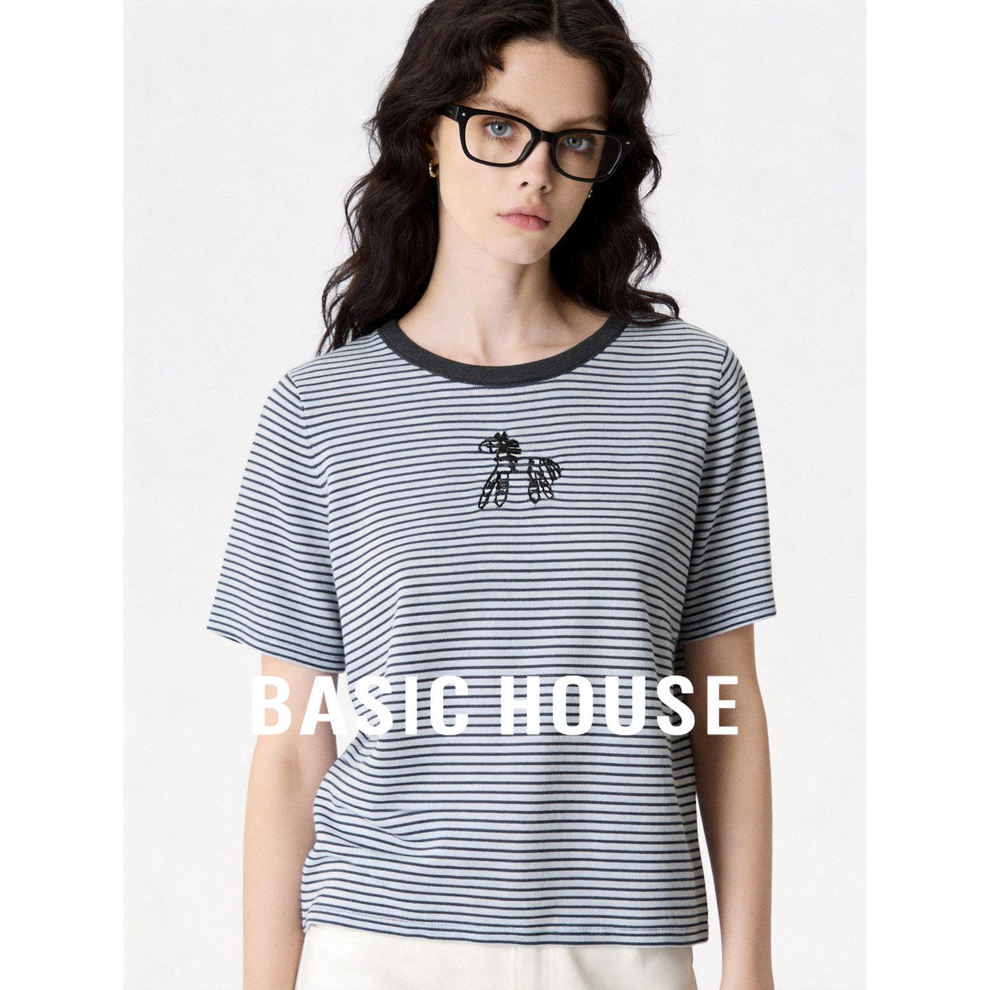 Basic House/百家好复古条纹短袖T恤女夏季圆领撞色领刺绣针织衫