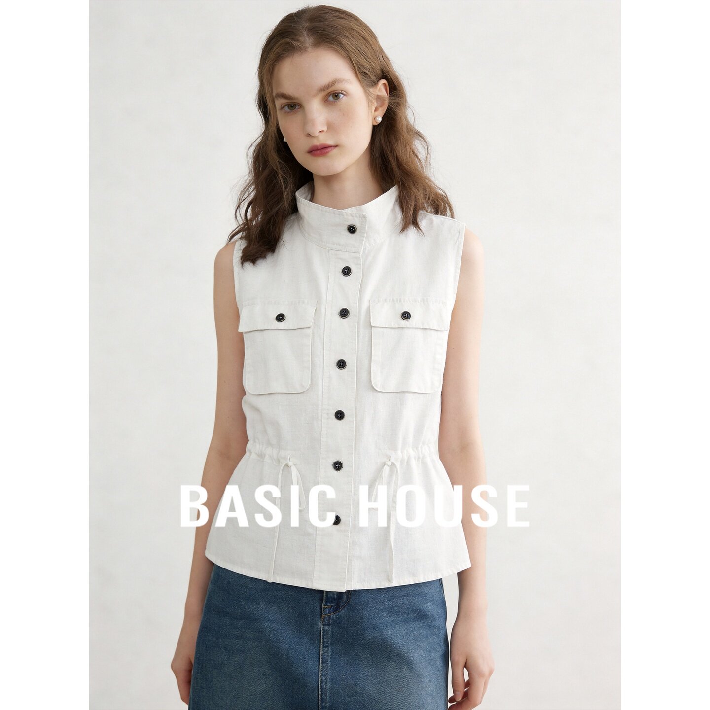 Basic House/百家好工装风白色无袖衬衫立领纽扣收腰显瘦气质上衣
