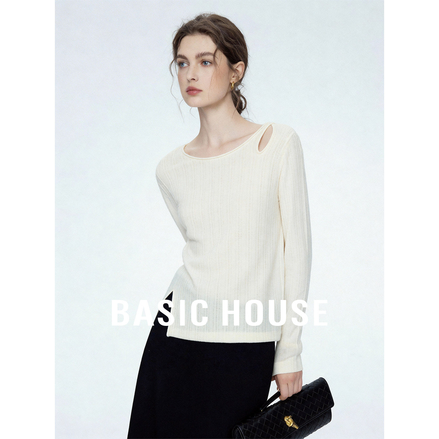 Basic House/百家好白色圆领镂空针织衫设计感绵羊毛下摆开叉上衣