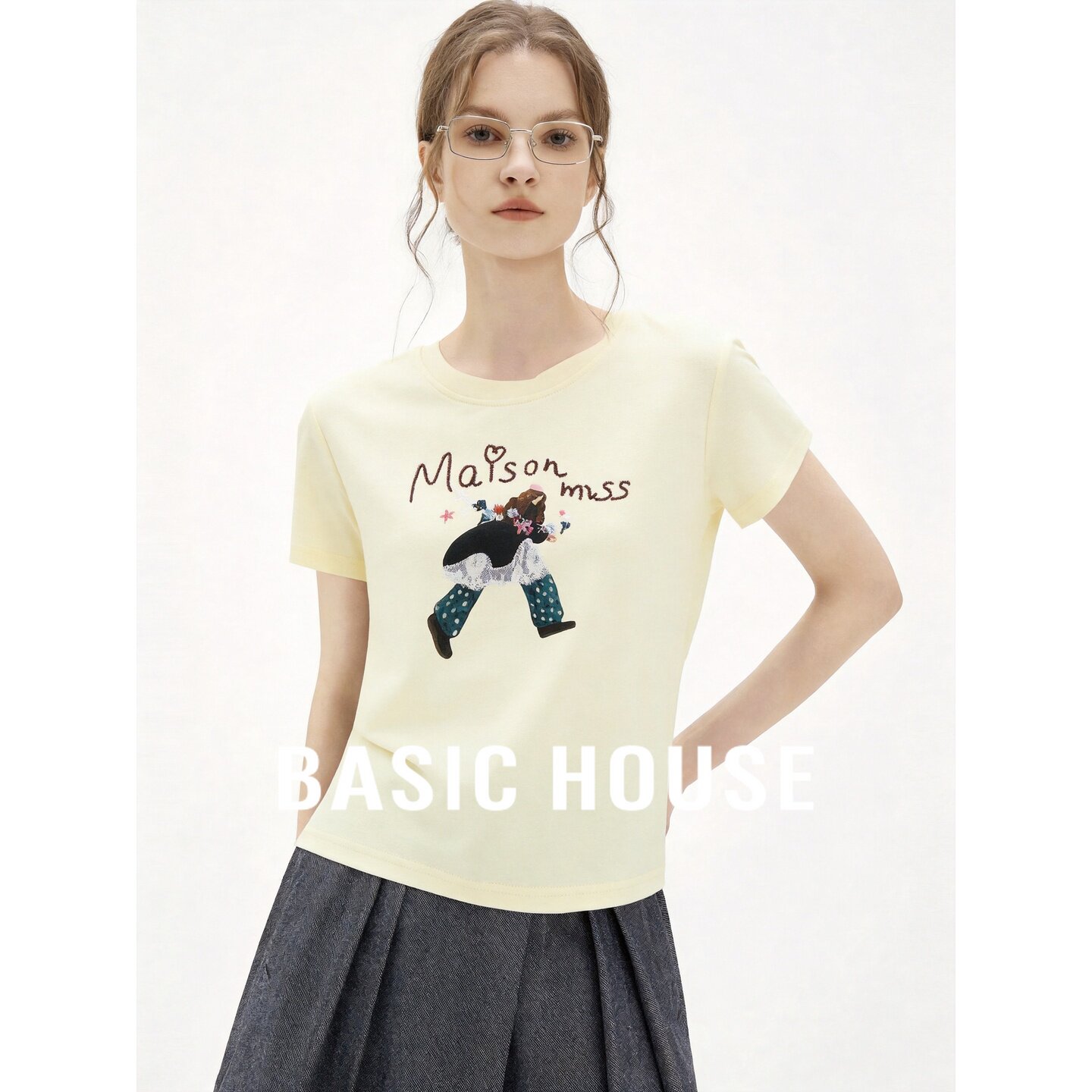 Basic House/百家好圆领刺绣设计短袖T恤女夏季含棉舒适百搭上衣