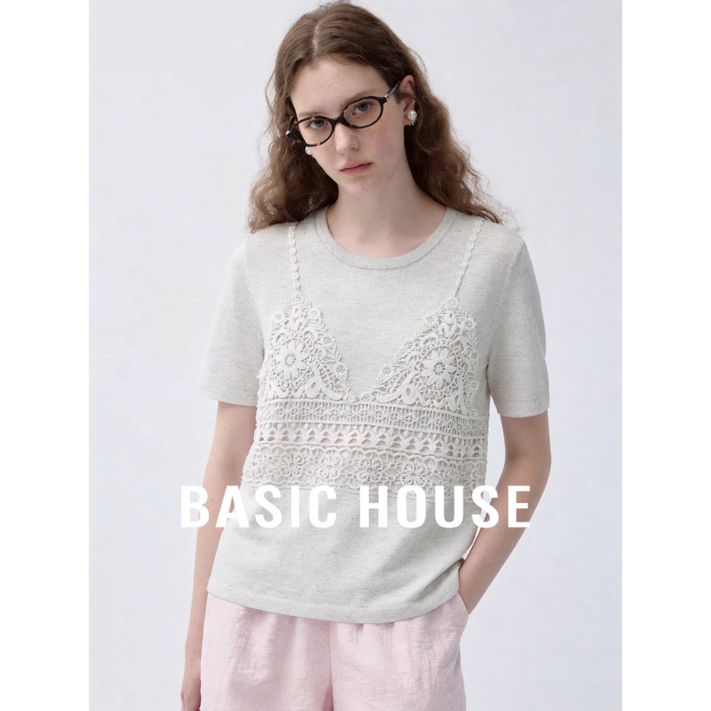 Basic House/百家好日系原麻色蕾丝拼接针织衫女短袖圆领镂空上衣