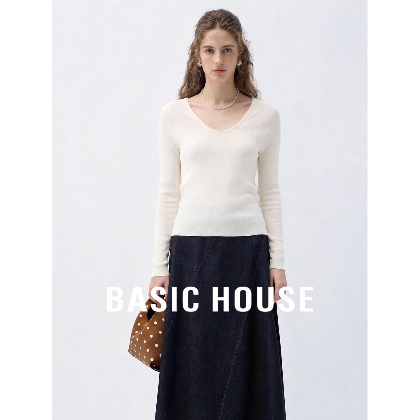 Basic House/百家好全羊毛V领长袖针织衫女白色修身气质毛衣上衣