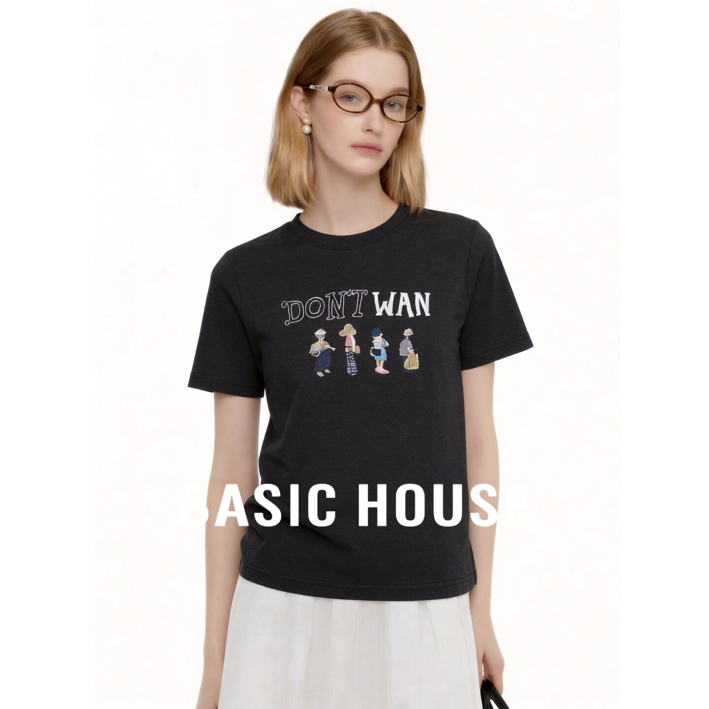 Basic House/百家好黑色印花短袖T恤女圆领宽松夏上衣好看体恤衫