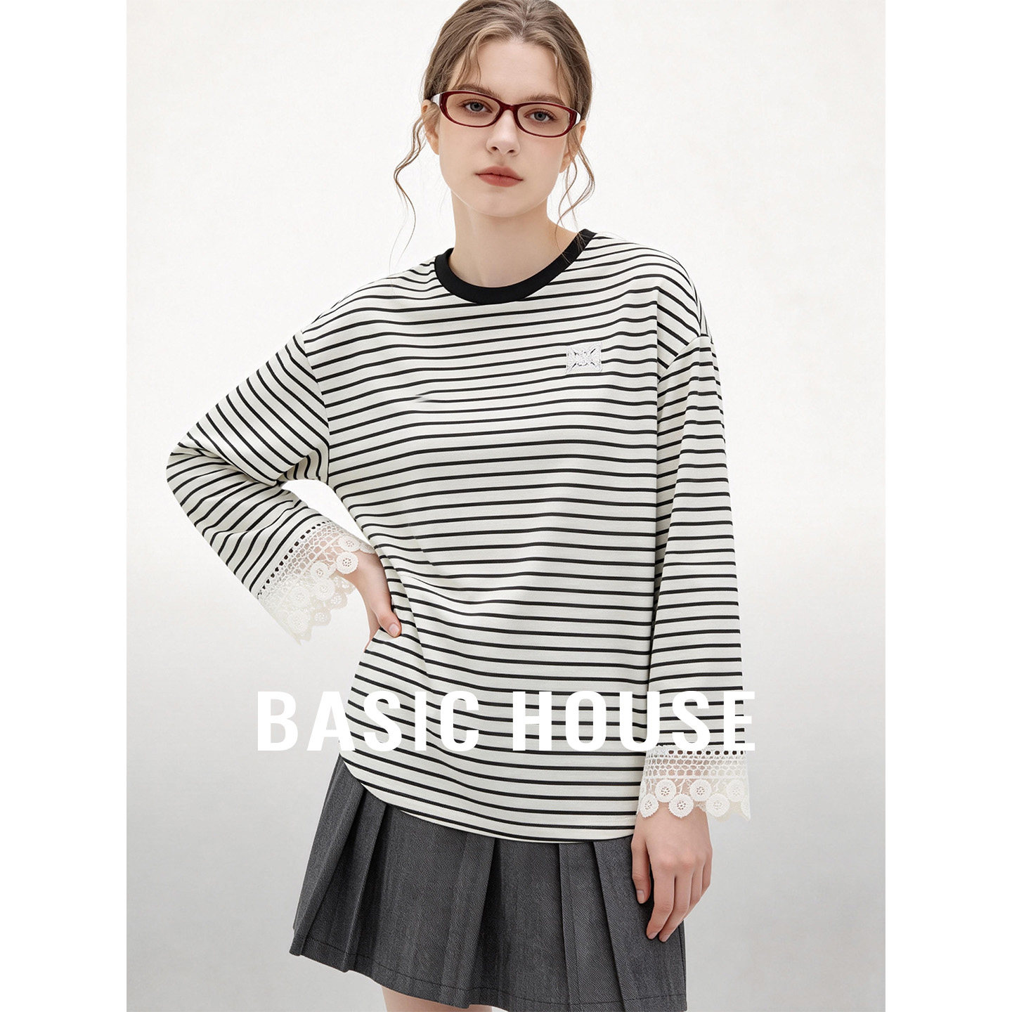 Basic House/百家好秋季新款气质圆领宽松条纹T恤蕾丝拼接上衣女