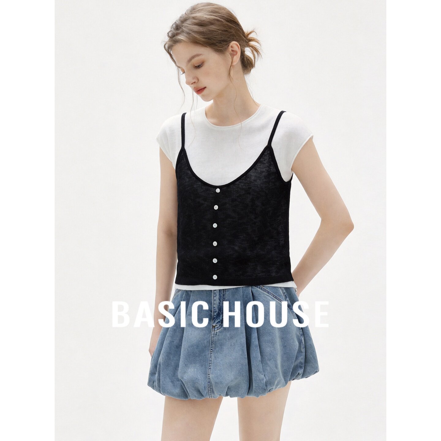 Basic House/百家好假两件V领纽扣针织背心女黑色无袖叠穿针织衫
