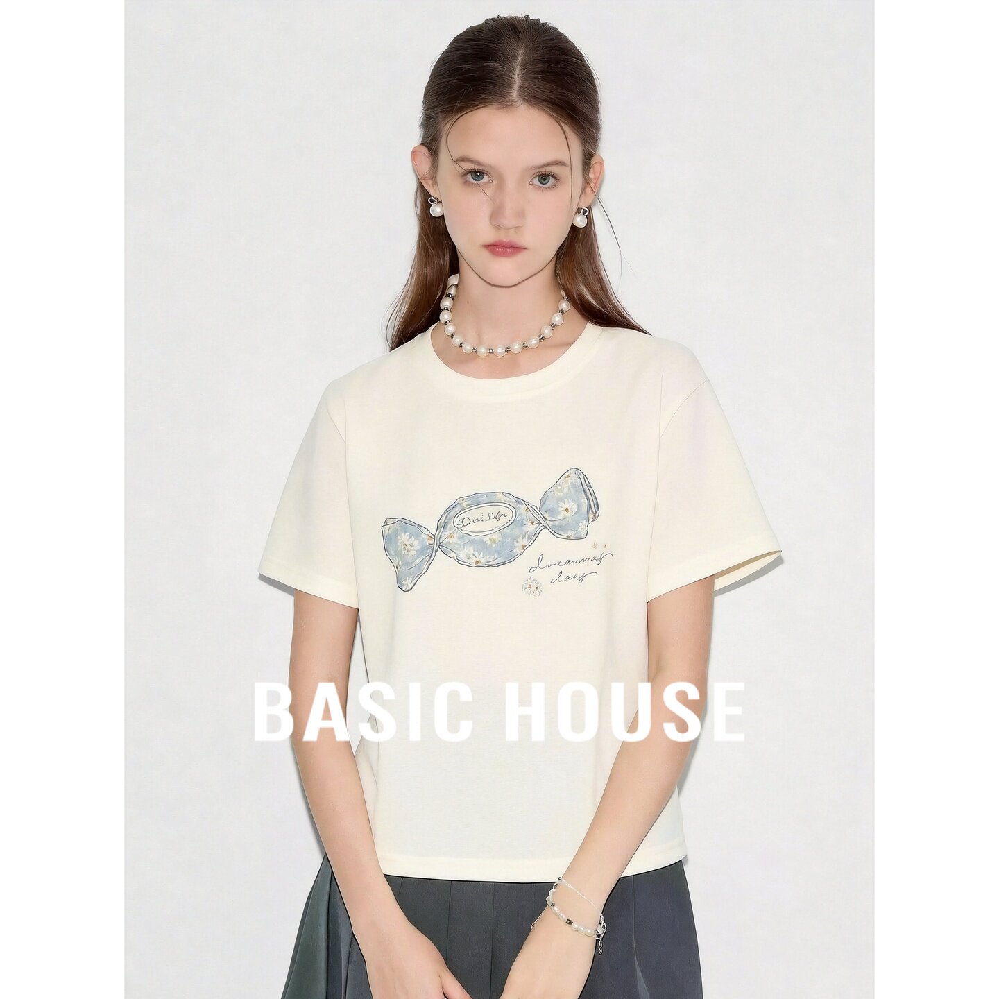 Basic House/百家好浅黄色糖果印花短袖T恤女夏宽松显瘦百搭上衣