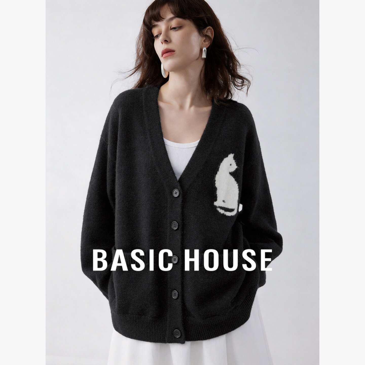Basic House/百家好猫咪刺绣大V领针织开衫宽松显瘦百搭毛衣外套