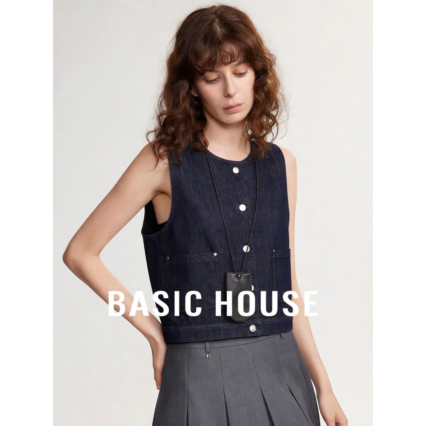Basic House/百家好复古深蓝牛仔马甲女无袖纽扣开衫叠穿百搭上衣