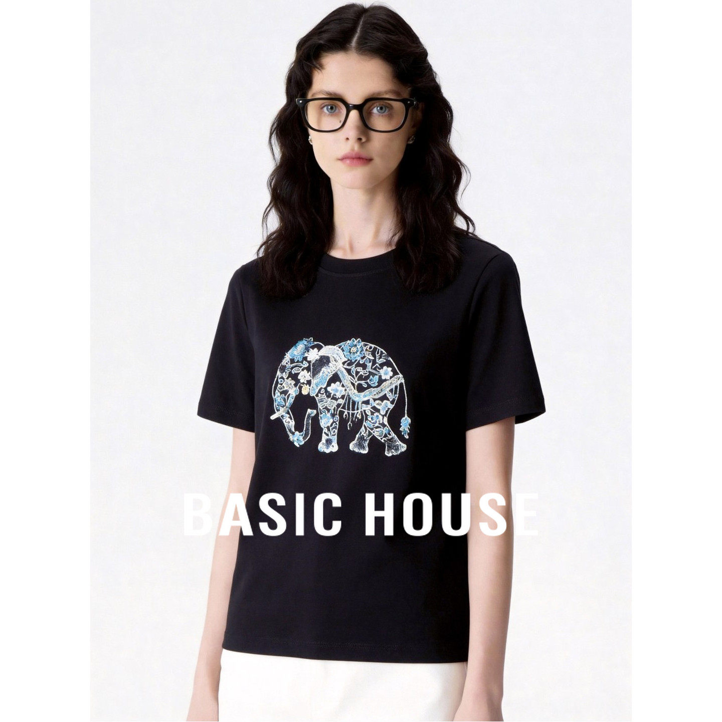 Basic House/百家好黑色钉珠大象短袖上衣时尚休闲风短款显瘦T恤