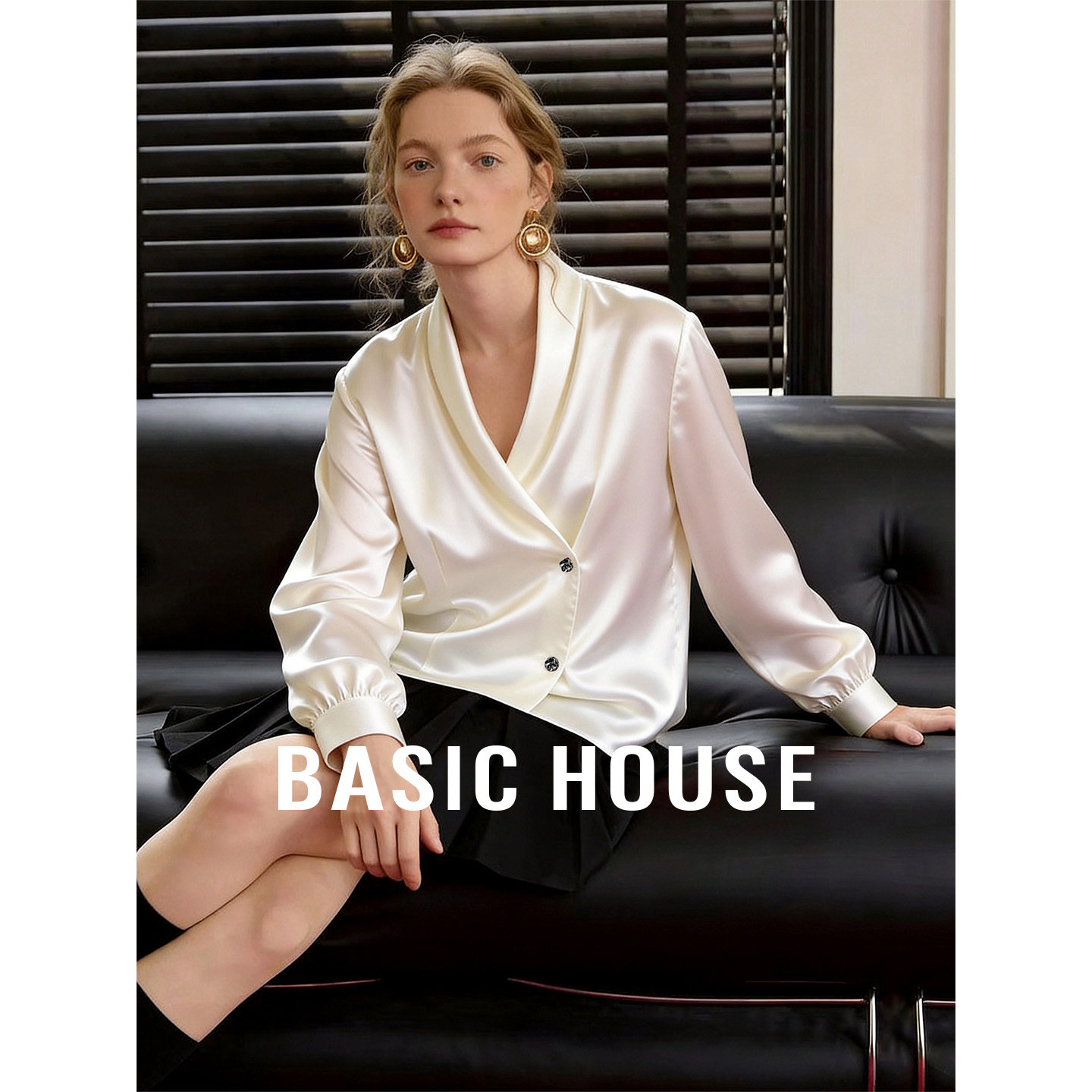 Basic House/百家好高级感纯色斜扣设计衬衫女秋通勤V领长袖上衣