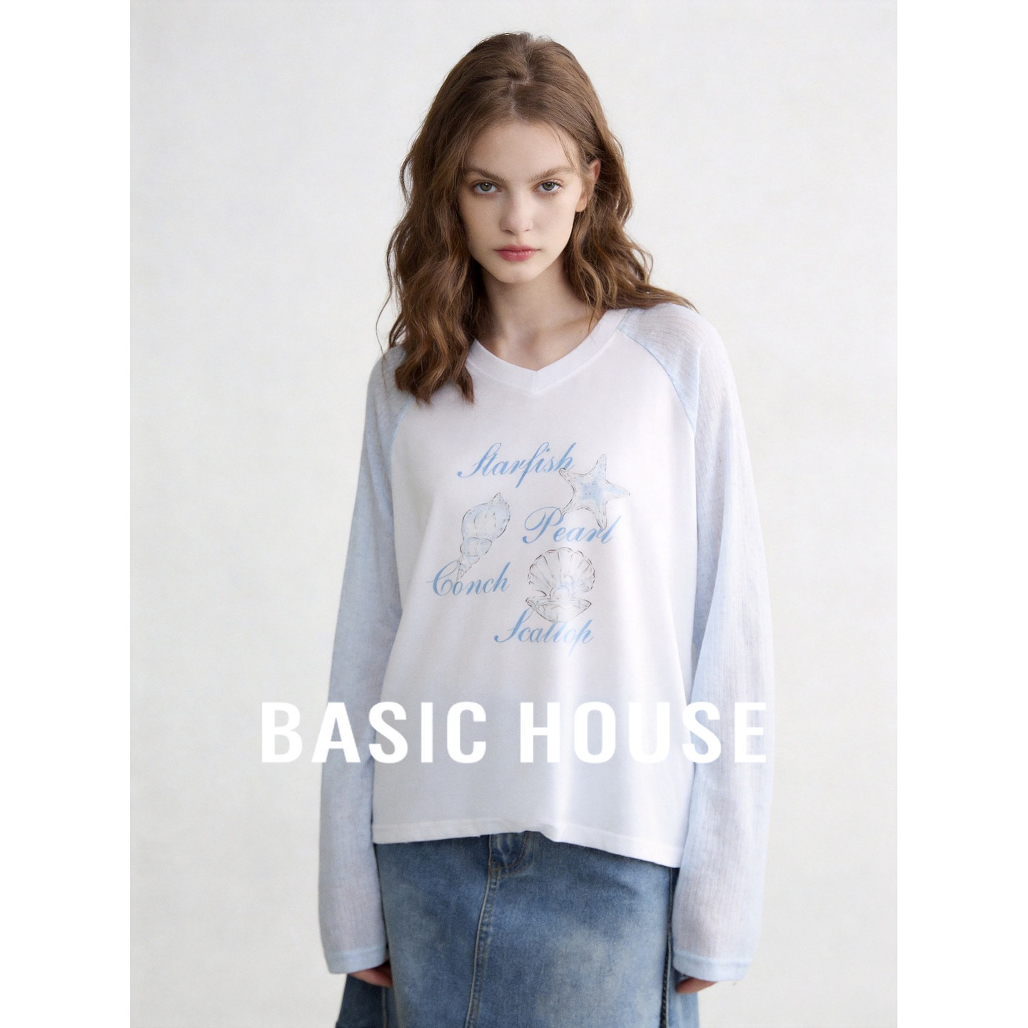 Basic House/百家好蓝色印花插肩袖薄款防晒衫时尚百搭显瘦T恤女