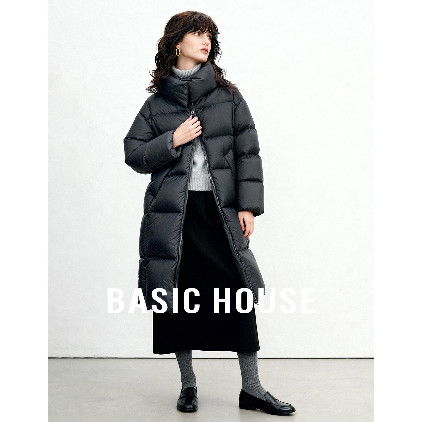 Basic House/百家好冬季连帽羽绒服女中长款简约加厚双头拉链外套