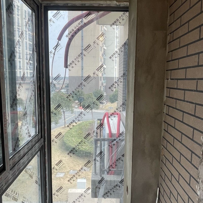 上海海螺断桥铝合金系统平开窗换窗纱一体隔音落地窗户封阳台定制