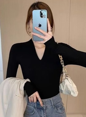 春秋复古V领针织衫女202v4新款修身黑色气质上衣内搭薄款打底毛衣