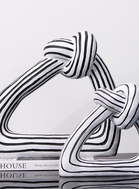 北欧现代简约轻奢黑白条纹几何圈摆件样板房售楼处软装饰品