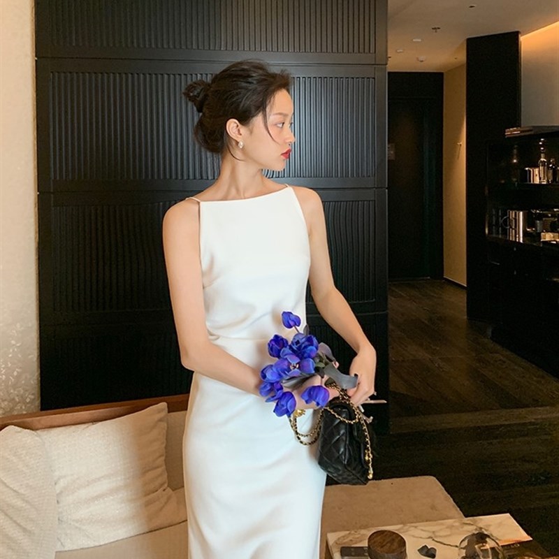 一字领法式复古白色连衣裙女设计感小众收腰显瘦气质礼服裙伴娘服