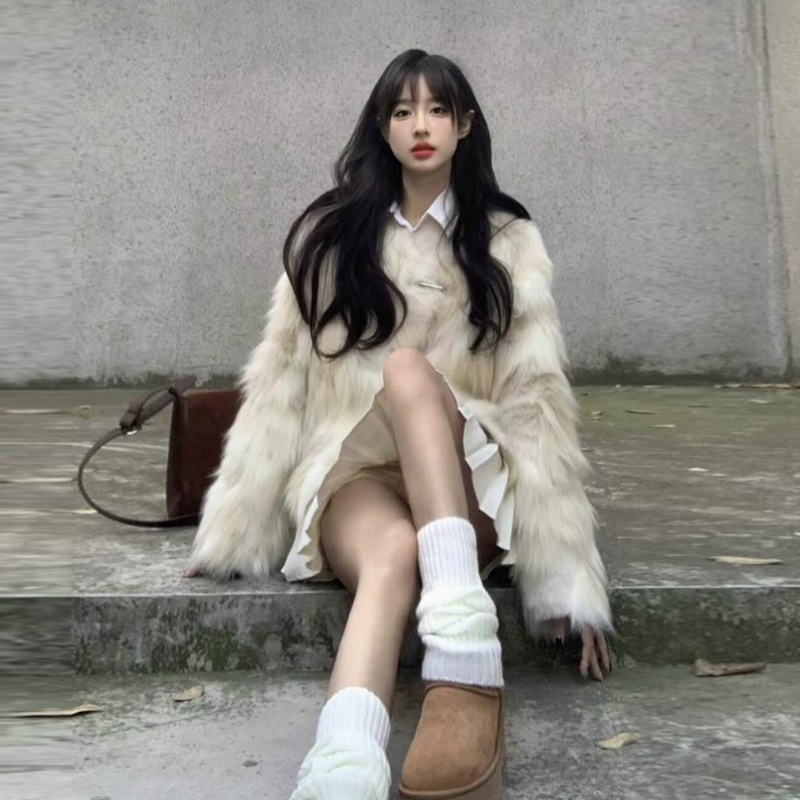 初梦POKEMENG 香草牛乳 飞机扣仿皮草显瘦毛毛外套冬季甜美上衣
