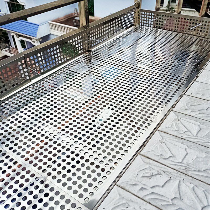 防盗窗加厚垫板锈钢冲孔板筛网防坠防漏防掉窗户护栏阳台防护网