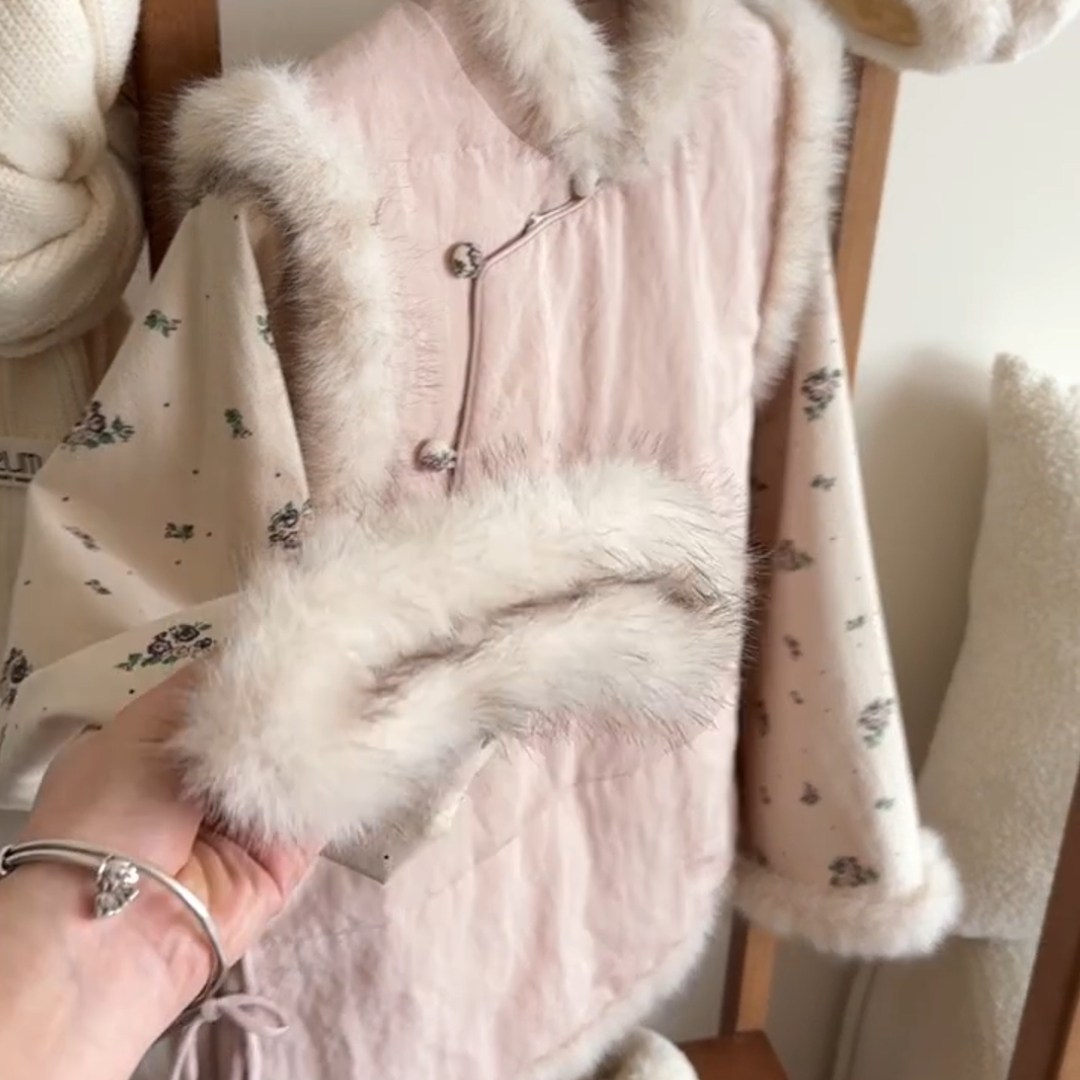 新年红色假两件蝴蝶结翻领毛衣外套女秋冬新款慵懒风设计感上衣潮,女装/女士精品,大码内搭,淘宝优惠券,粉丝福利购,淘宝优惠卷