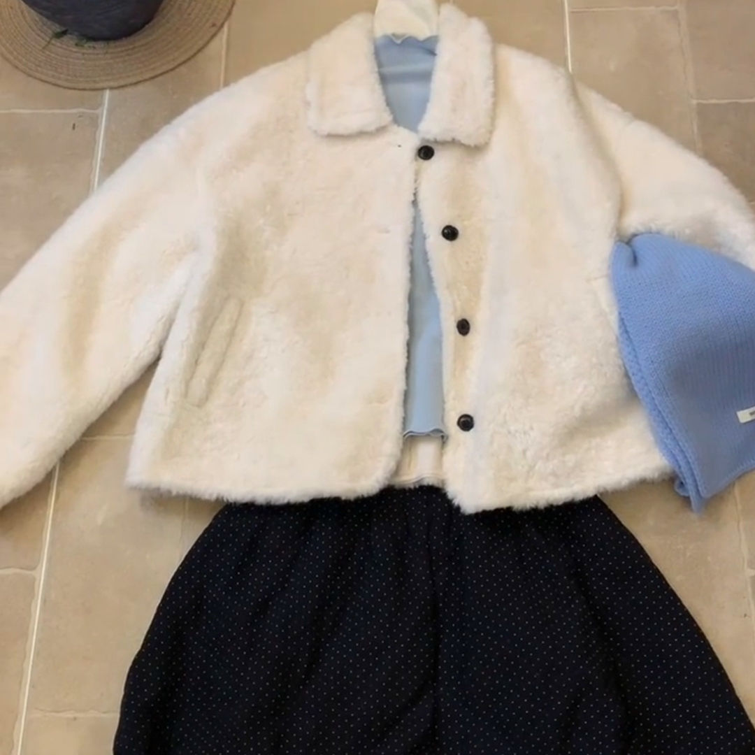 今年流行巨好看的羊羔毛保暖外套