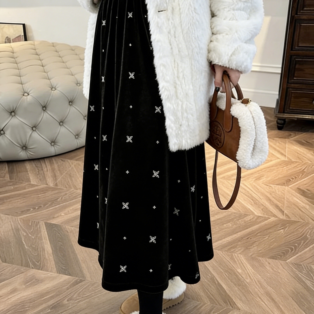 赫本风黑色刺绣显瘦遮胯半身裙冬