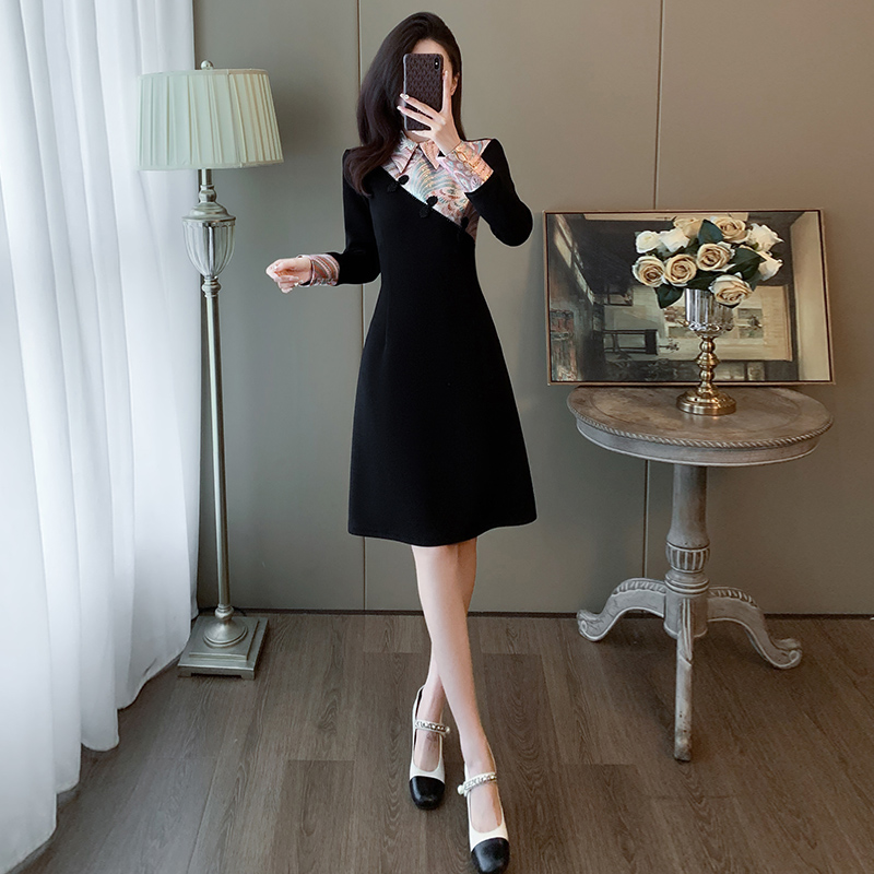 新中式国风盘扣连衣裙女秋冬高级感加绒黑色超显瘦高端精致A字裙