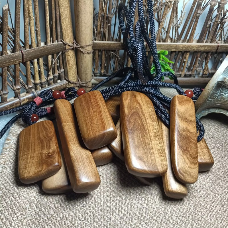 澳洲檀香木雕刻随型手把件实木 男女士把玩文玩檀木车挂件无事牌