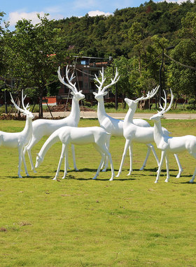 园林仿真梅花鹿白鹿银色鹿雕塑房地产庭院婚庆装饰楼盘草坪大摆件